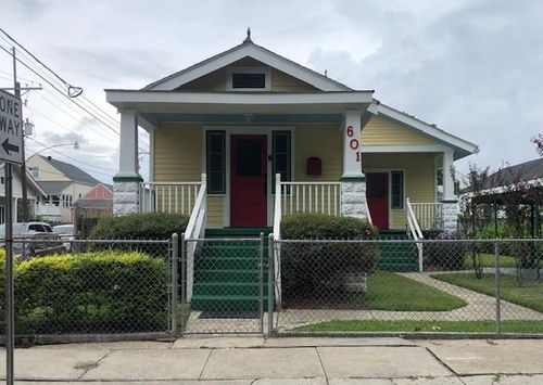 601 Huey P Long Ave, Gretna, LA, 70053-6029 | Card Image