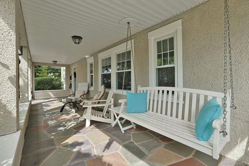 125 Sun Haven Dr, New Rochelle, NY, 10801-4647 | Card Image