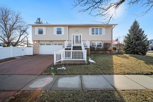 1101 S Lavergne Dr, Mount Prospect, IL, 60056-4404 | Card Image