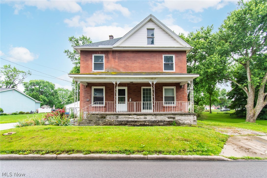 Myron St, Hubbard, OH 44425