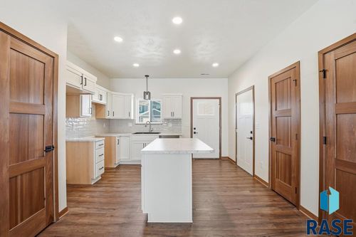 9207 W Ark Pl Place, Sioux Falls, SD, 57106 | Card Image