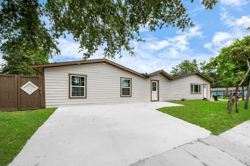 b-5903 Belneath St, Houston, TX, 77033-1338 | Card Image