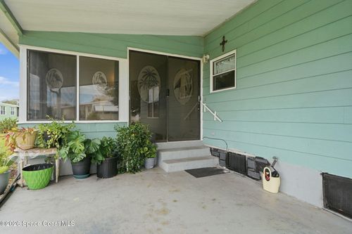 511 Jennifer Cir, West Melbourne, FL, 32904-5748 | Card Image