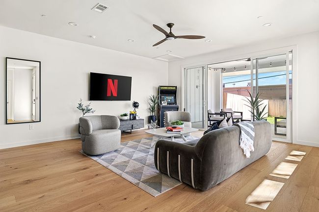 B - 8003 Gault St, Condo with 3 bedrooms, 4 bathrooms and 2 parking in Austin TX | Image 11