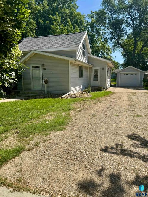 514 N Chicago Ave N Avenue N, Madison, SD, 57042 | Card Image