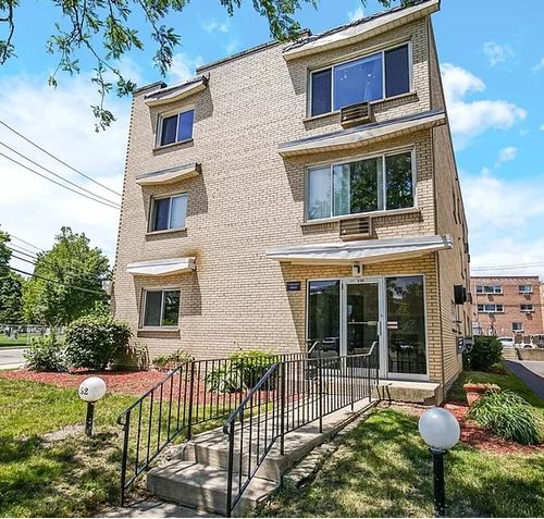 g4-8152 Elmwood Ave, Skokie, IL, 60077-2963 | Card Image