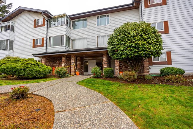 301 - 1390 Martin Street, Condo with 2 bedrooms, 2 bathrooms and 1 parking in White Rock BC | Image 1
