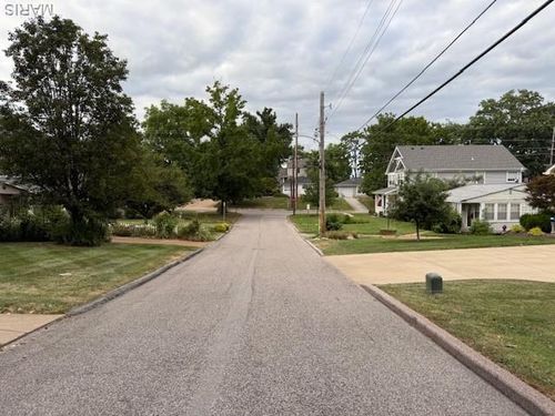976 Cleveland Ave, Kirkwood, MO, 63122-2607 | Card Image