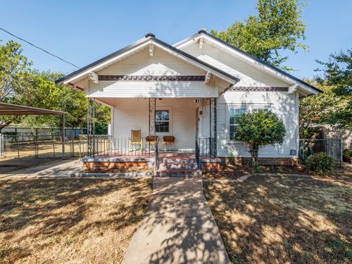 211 N Nueces St, Coleman, TX, 76834-3540 | Card Image