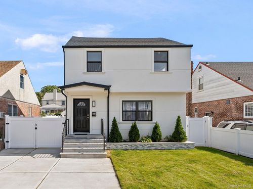 65-15 183rd St, Fresh Meadows, NY, 11365-2128 | Card Image