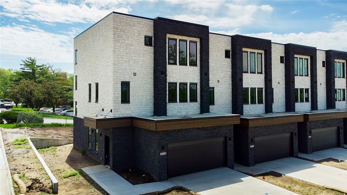 Fleur Dr, Des Moines, IA 50321