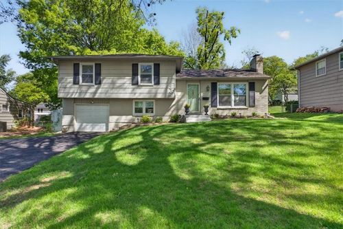 8806 W 72nd Ter, Overland Park, KS, 66204-1603 | Card Image