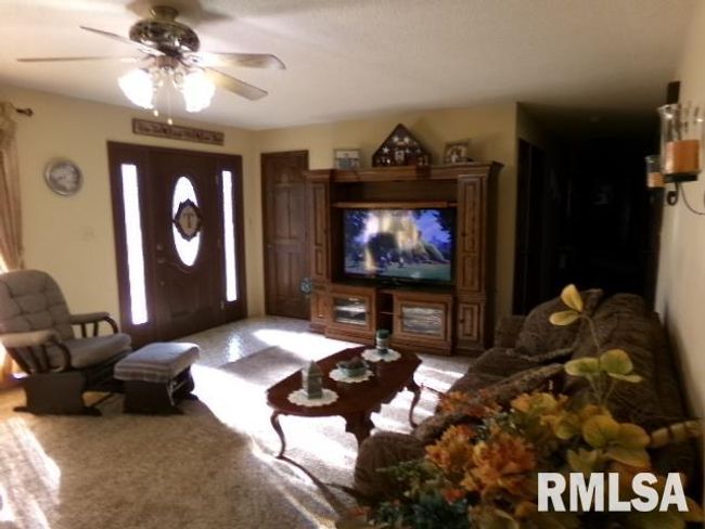 2225 Route 34, House other with 4 bedrooms, 2 bathrooms and null parking in Rosiclare IL | Image 7