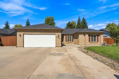 3504 Humbug Dr, Anderson, CA, 96007-3039 | Card Image