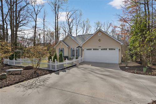 390 Lake Place Dr, LAVONIA, GA, 30553-2069 | Card Image