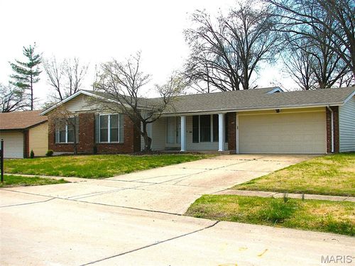 1225 Traverton Dr, Chesterfield, MO, 63017-1951 | Card Image