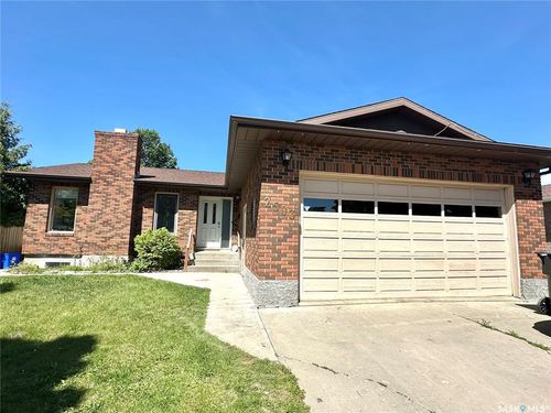2503 Cardinal Cres, North Battleford, SK, S9A3X2 | Card Image