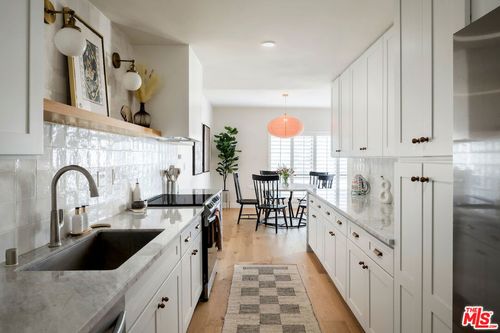 unit-3c-651 Wilcox Ave, Los Angeles, CA, 90004-1126 | Card Image