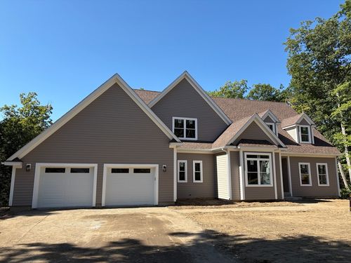 130 Lindenridge Rd, Amherst, MA, 01002-9707 | Card Image