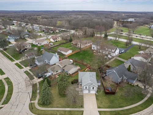 133 Abbeywood Cir, Streamwood, IL, 60107-1054 | Card Image