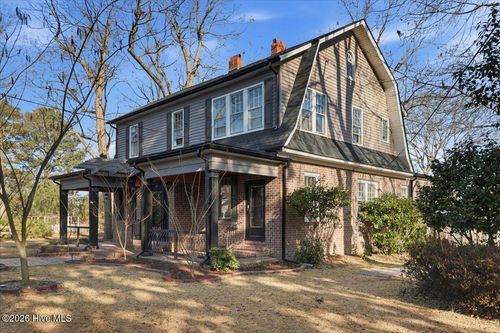 123 E College St, Mount Olive, NC, 28365-1412 | Card Image