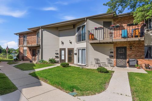 N115W16889 El Camino Drive, Germantown, WI, 53022 | Card Image