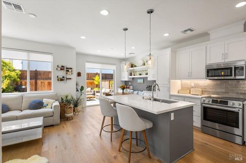 48 River Pine Cir, Petaluma, CA, 94954 | Card Image