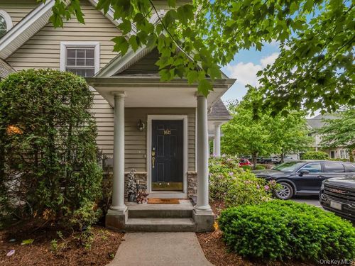 1611 Half Moon Bay Dr, Croton-On-Hudson, NY, 10520-3120 | Card Image