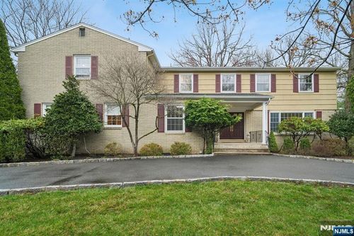 82 Brookside Ter, North Caldwell, NJ, 07006-4413 | Card Image