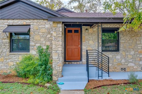 806 Barbara Dr, San Marcos, TX, 78666-7906 | Card Image
