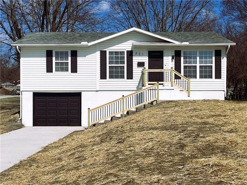 321 E Mason St, Odessa, MO, 64076-1228 | Card Image