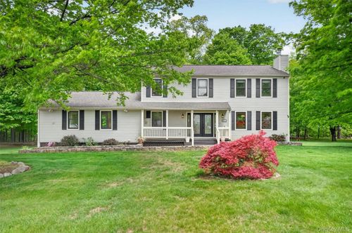 18 Bradley Ct, Brewster, NY, 10509-5530 | Card Image