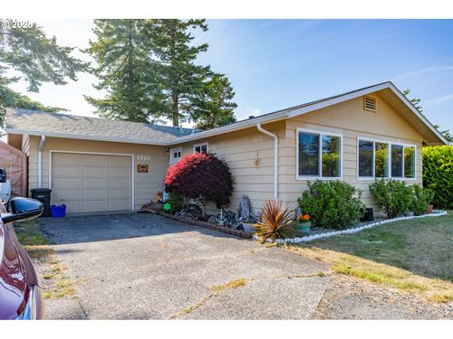 1910 Lincoln St, North Bend, OR, 97459-1729 | Card Image