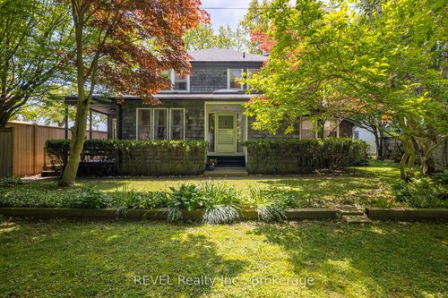 2133 Macdonald Drive, Fort Erie, ON, L2A5M4 | Card Image