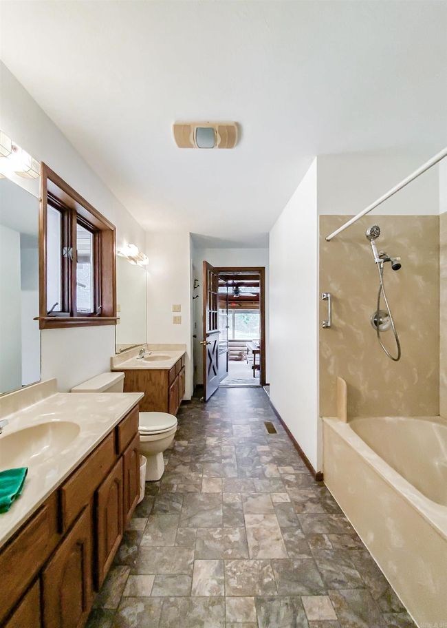 35 Marion County 6023, House other with 4 bedrooms, 3 bathrooms and null parking in Yellville AR | Image 21