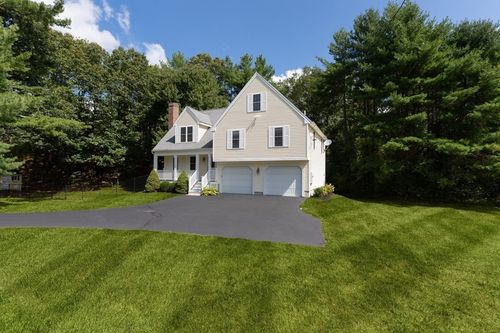 10 Old Millville Rd, Uxbridge, MA, 01569-1900 | Card Image