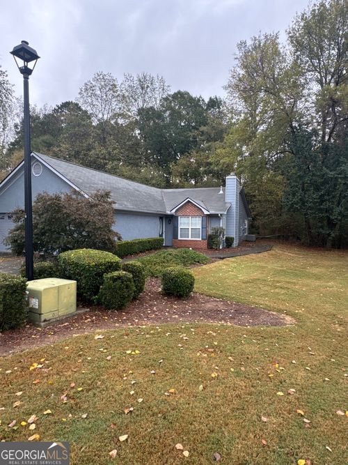 255 Monmouth Dr, Fayetteville, GA, 30214-1582 | Card Image