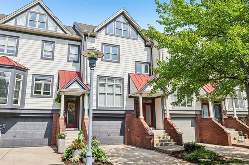 33 Waterfront Dr, Pittsburgh, PA, 15222-4748 | Card Image