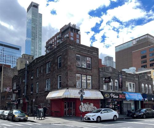 28 41st Ave, Long Island City, NY, 11101-3706 | Card Image