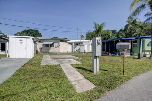 12-4776 66th Ln N, ST PETERSBURG, FL, 33709-2924 | Card Image