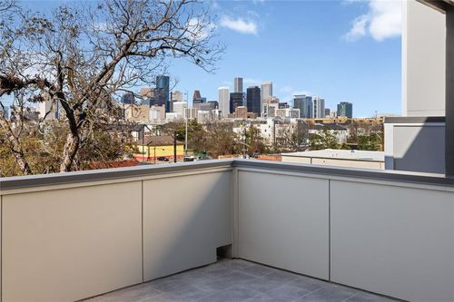 2709 Dennis St, Houston, TX, 77004-1647 | Card Image