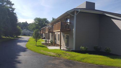 2c-201 Penny Ave, East Dundee, IL, 60118-1467 | Card Image