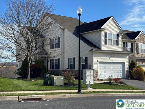 117 Willow Dr, Palmer Twp, PA, 18045-7479 | Card Image