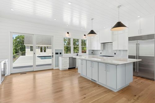 16 Lovers Ln, Riverhead, NY, 11901-5841 | Card Image