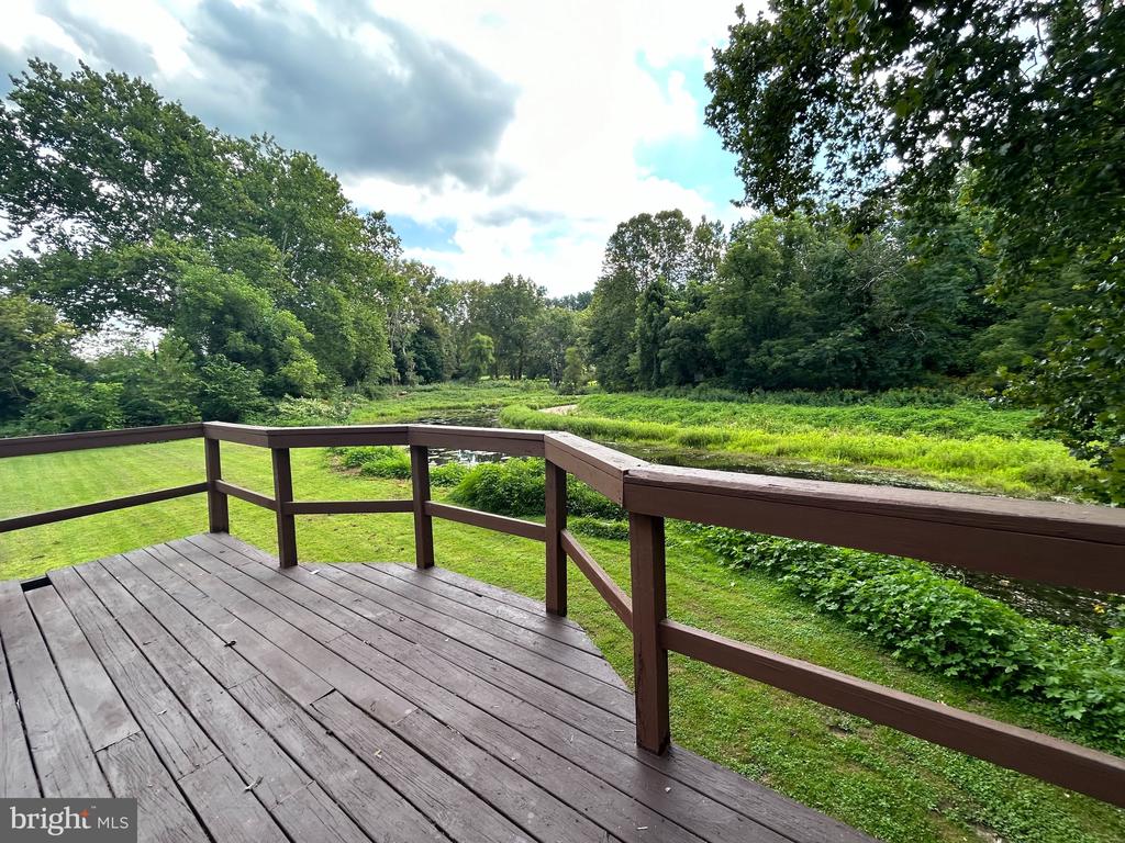 Riverbend Ln, West Chester, PA 19382
