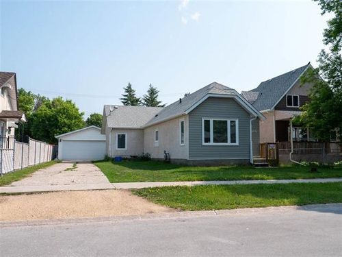 1991 Ross Ave W, Winnipeg, MB, R2R0E8 | Card Image