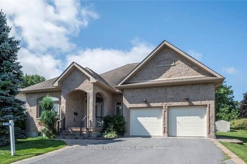 6802 Riverview Dr, Cornwall, ON, K6H7M1 | Card Image
