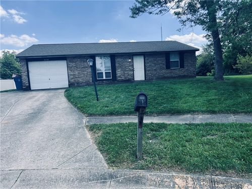 8258 Ivy Glen Cir, Huber Heights, OH, 45424-1351 | Card Image