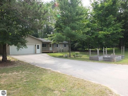 6211 Bellows Lake Rd, Lake Ann, MI, 49650-9713 | Card Image