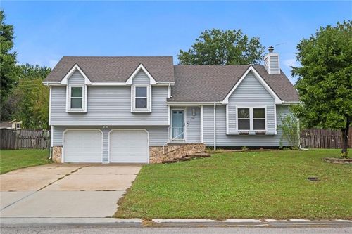 610 Meadowlark Rd, Lansing, KS, 66043-1400 | Card Image